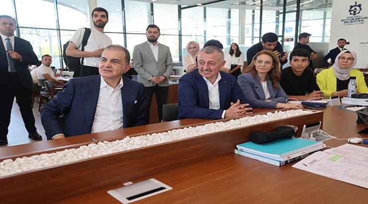 Ömer Çelik, Taze’ye gitti Milli İrade’yi çok beğendi