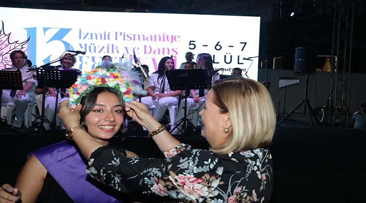 Pişmaniye Güzeline tacını Fatma Başkan takdim etti