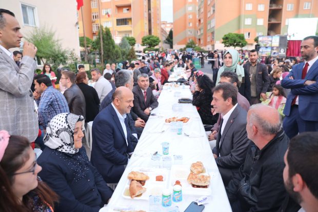 Fikri Işık, Çayırova İftarında