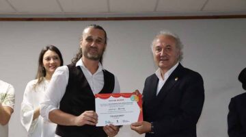Sanat Akademisi Tiyatro Bölümü yılsonu gösterileri göz doldurdu