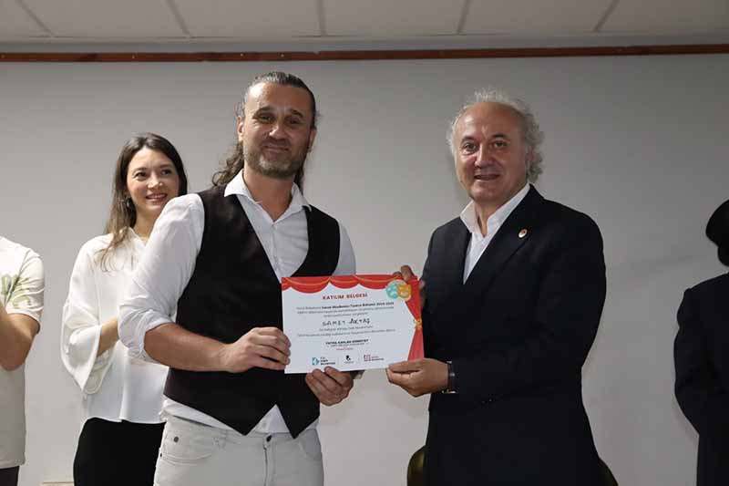 Sanat Akademisi Tiyatro Bölümü yılsonu gösterileri göz doldurdu