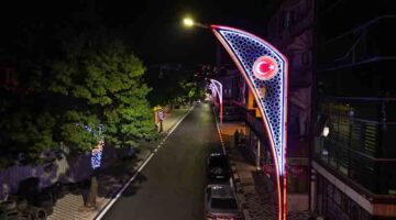 Şehit Kazım Caddesi Atatürk’ün ışığıyla aydınlanıyor