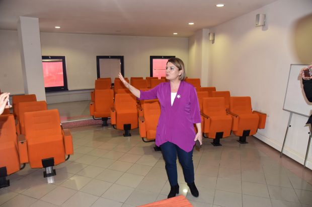 “İstiyorlarsa makam odamı da veririm”