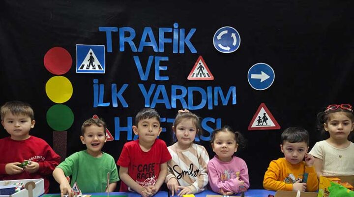 Trafik kurallarını eğlenerek öğrendiler