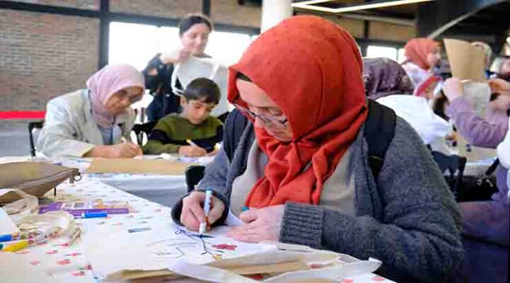 Kocaelili kadınlar şiddete karşı tek yürek oldu;