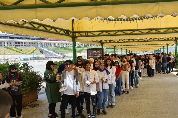 600 Öğrenciye Sınav Öncesi Motivasyon