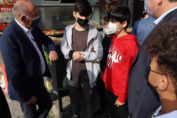 Mutlu Şehrin Mutsuz Çocukları