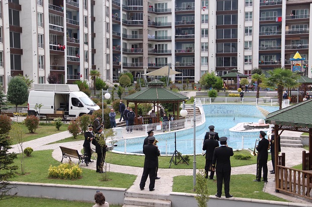 Bando ile bayram coşkusu