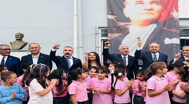 MHP Dilovası İlçe Başkanı Yusuf TURHAN ve İlçe Protokolü, 2025-2026 Eğitim-Öğretim Yılı Açılış Programına Katıldı