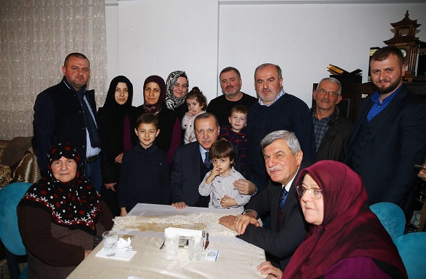 Erdoğan,  Karaosmanoğlu’nun evine konuk oldu