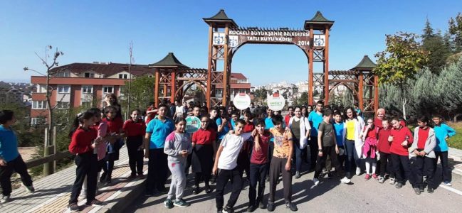 Öğrenciler Sağlıklı Yaşam İçin Yürüyüdüler