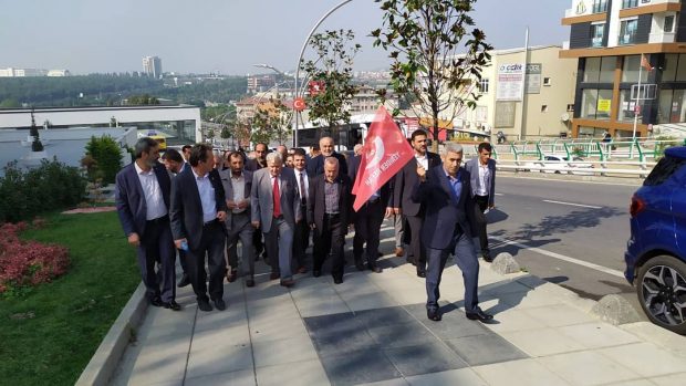 Çayırova’ da halkla kucaklaştılar