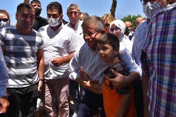 Davutoğlu,Gebze’de pikniğe katıldı