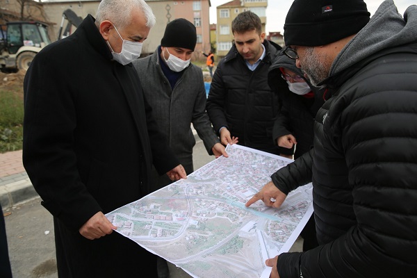 Gebze ve Darıca’da kent trafiğini rahatlatan projeleri inceledi