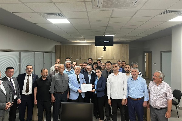 Aras, mazbatasını aldı
