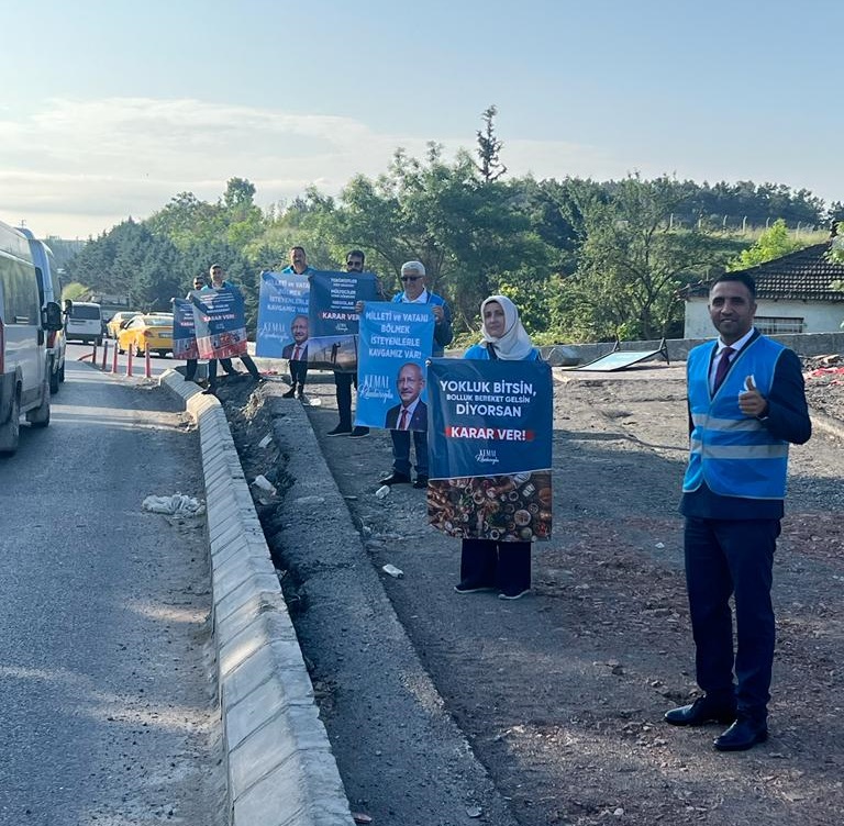 DEVA Partililer kendilerini billboard yaptı