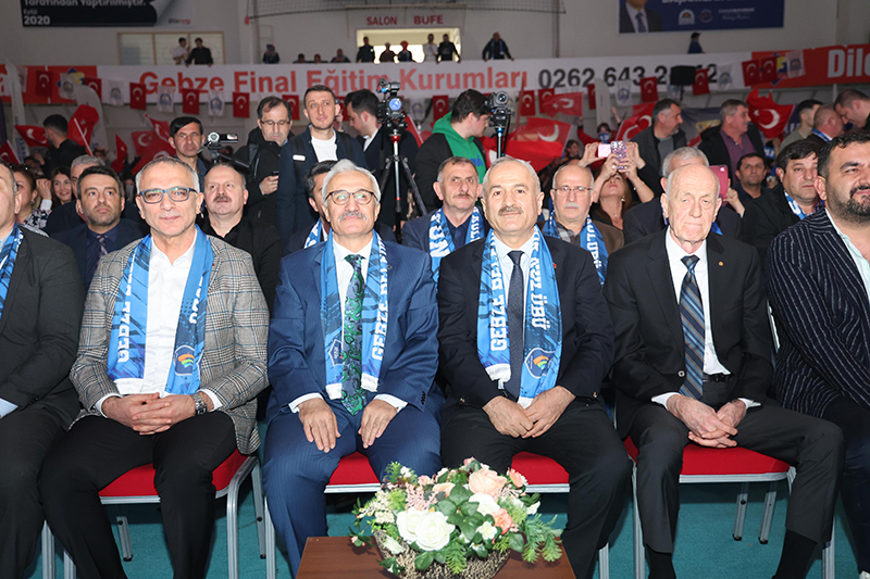 GEBZE’NİN “EFELERİ” ŞAMPİYONLUK KUPASINA KAVUŞTU