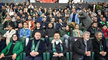 Vali İlhami Aktaş, Kocaelispor ile Sakaryaspor Karşılaşmasını İzledi