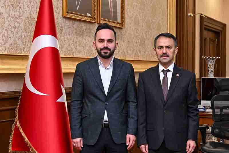 AK Parti Gençlik Kolları MKYK Üyesi Hamza Tekin, Vali İlhami Aktaş’ı Ziyaret Etti
