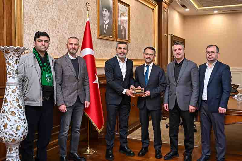 Pusula Gençlik ve Düşünce Derneği Vali İlhami Aktaş’ı Ziyaret Etti