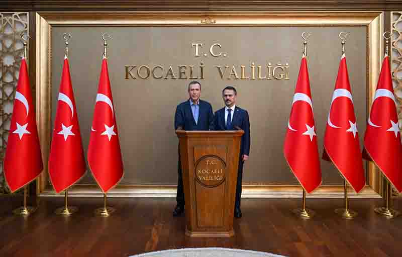 Emekli Vali Enis Yeter’den Vali İlhami Aktaş’a Ziyaret