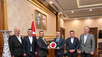 Vali İlhami Aktaş, Hak-İş Konfederasyonu ve Öz-İş Sendikası Çanakkale Şubelerinden Gelen Konuklarını Ağırladı