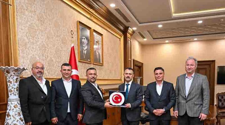 Vali İlhami Aktaş, Hak-İş Konfederasyonu ve Öz-İş Sendikası Çanakkale Şubelerinden Gelen Konuklarını Ağırladı