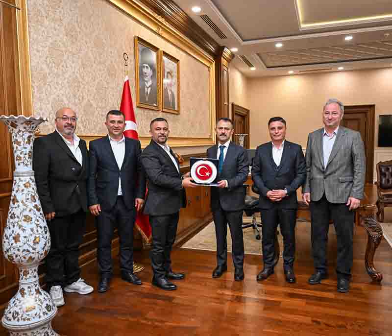 Vali İlhami Aktaş, Hak-İş Konfederasyonu ve Öz-İş Sendikası Çanakkale Şubelerinden Gelen Konuklarını Ağırladı