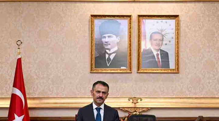 23 Nisan Ulusal Egemenlik ve Çocuk Bayramı’nda Vali İlhami Aktaş’a Ziyaret