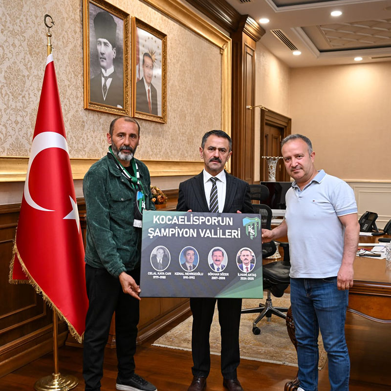 Kocaelispor Hodri Meydan Taraftarlar Derneği Başkanı ve Kocaelispor Organizasyon Müdüründen Vali Aktaş’a Ziyaret