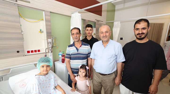 Başkan Büyükgöz’den Sünnet Olan Miniklere Moral Ziyareti