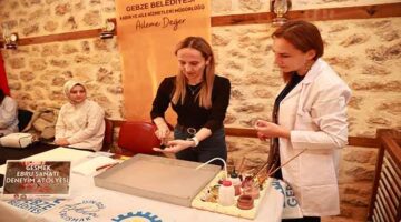 Gebze’de Tarih ve Sanat İç İçe: Gesmek Kursiyerlerinden Tarihi Su Dolabında Ebru Etkinliği