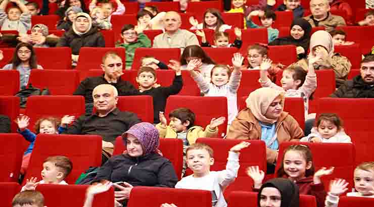 Başkan Büyükgöz’den Minik Sinemaseverlere Sürpriz