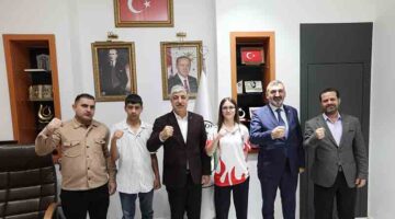 Başkan Ömeroğlu, Wushu Şampiyonlarını Ödüllendirdi