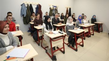 Karaosmanoğlu’ndan Gebze Akademi Lise’ye sürpriz ziyaret