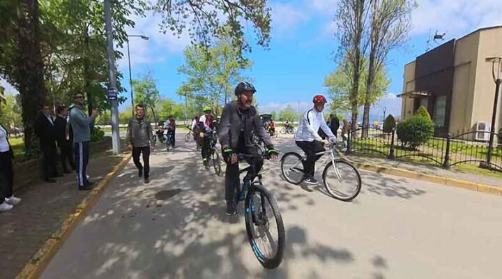 Gölcük’te Turizm Haftası Bisiklet Turu ile Kutlandı