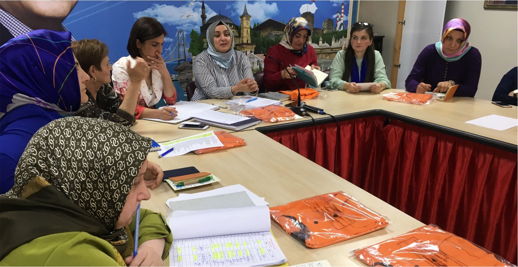 AK Kadınlar Zirveyi Bırakmadı