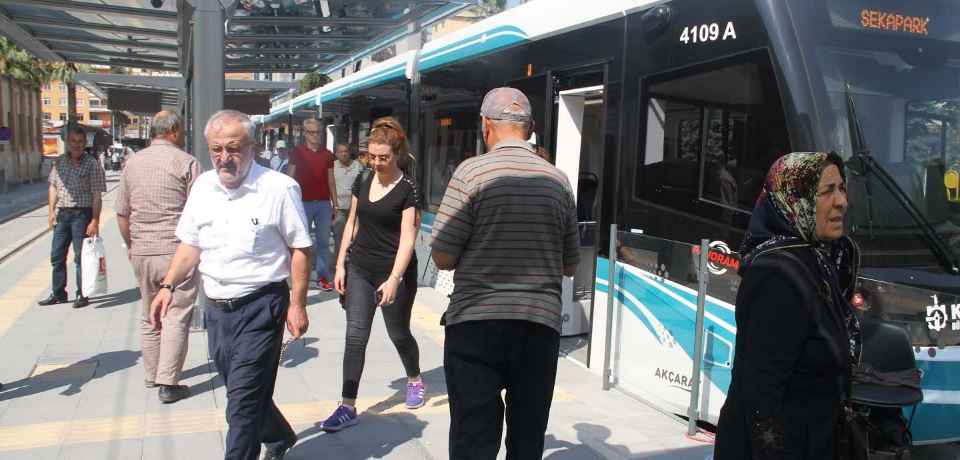 Bir günde 20 bin 720 yolcu taşındı