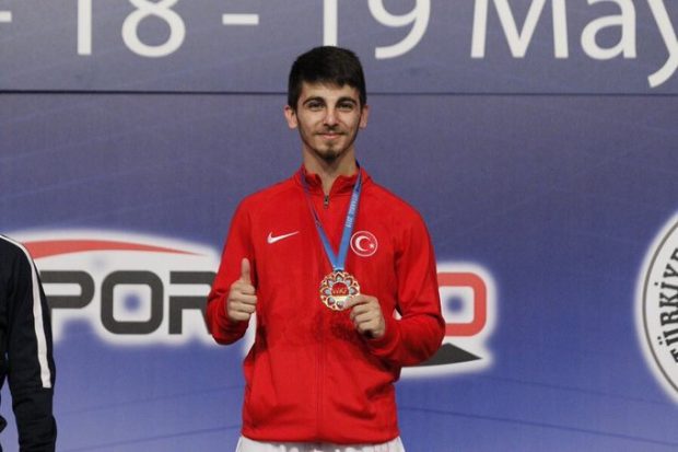 Şamdan Madalya İle Döndü