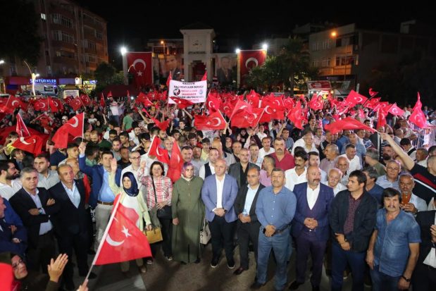 Darıca Kent Meydanı’nda Nöbetteydi