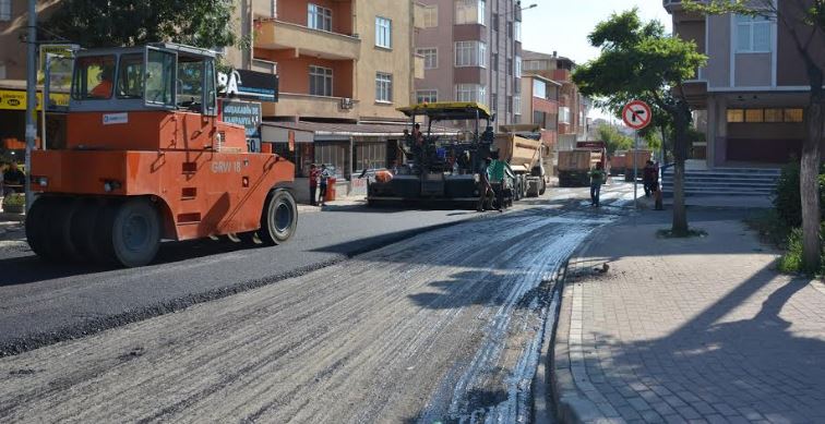 Bozulan Yollar Onarılıyor