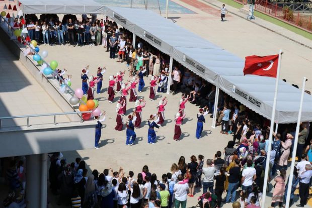 Karamürsel’de 9 bin 433 öğrenci karne aldı
