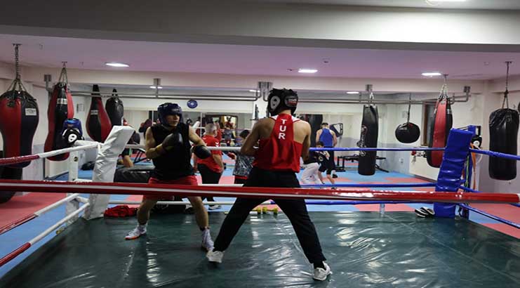 Kartepe Belediyesi Kış Spor Okulları ile Çocuklar Sporla Büyüyor