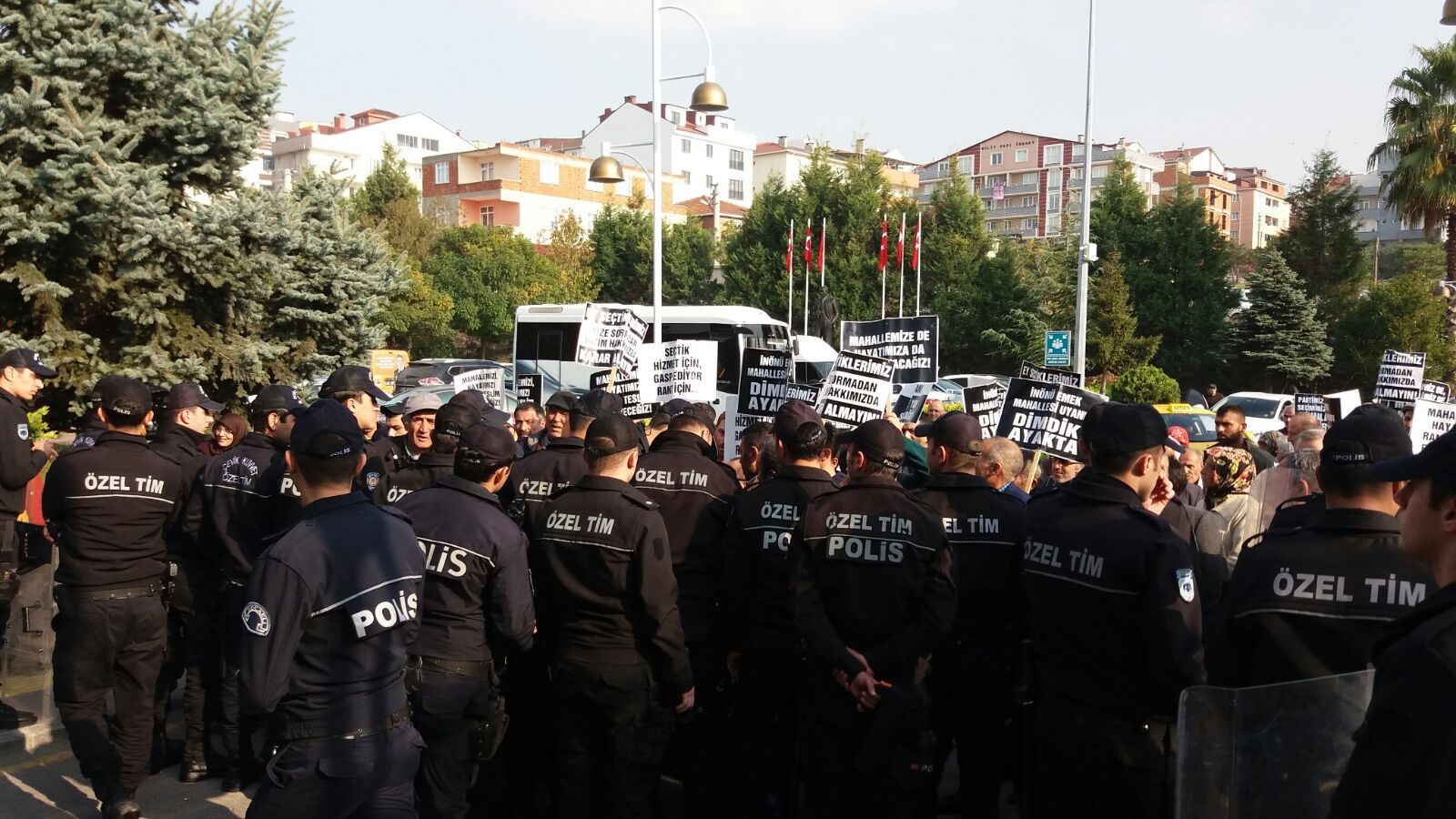 Emek ve İnönü Mahalle Sakinleri Meclise Alınmadı