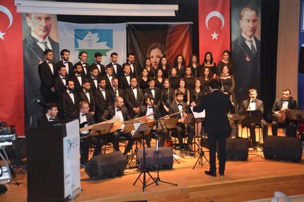 “Cumhuriyet Konseri” sanat severlerden tam not aldı