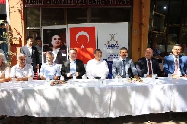 Darıca Çınaraltında Bayramlaştı