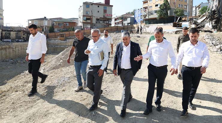 Başkan Ömeroğlu Kent Meydanı Çalışmalarını İnceledi