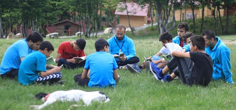 Diriliş Kampı’nın okuyan liderleri