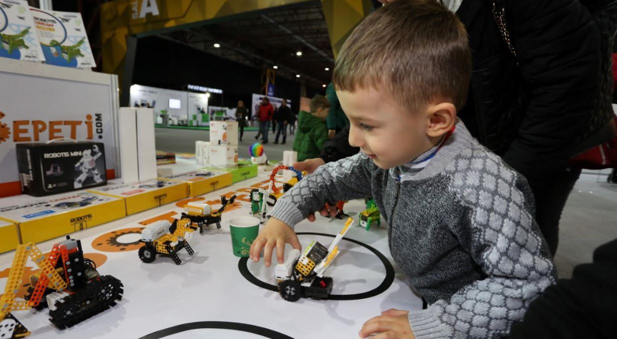 Bilişim Fuarı il dışından gelen öğrencileri ağırladı