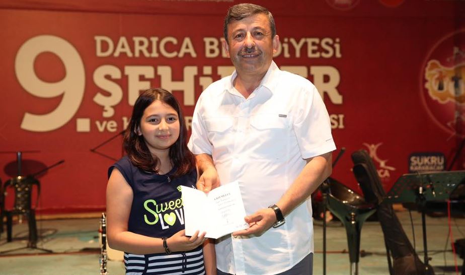 Darıcalı Elifnur’un ilk kitap heyecanı